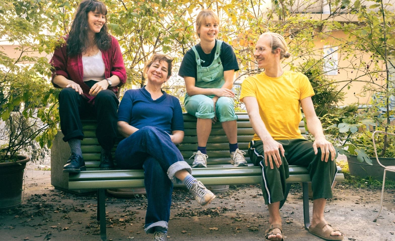 Event-Image for 'Cie. momoll!: Bitte nicht über den Tellerrand stolpern!'