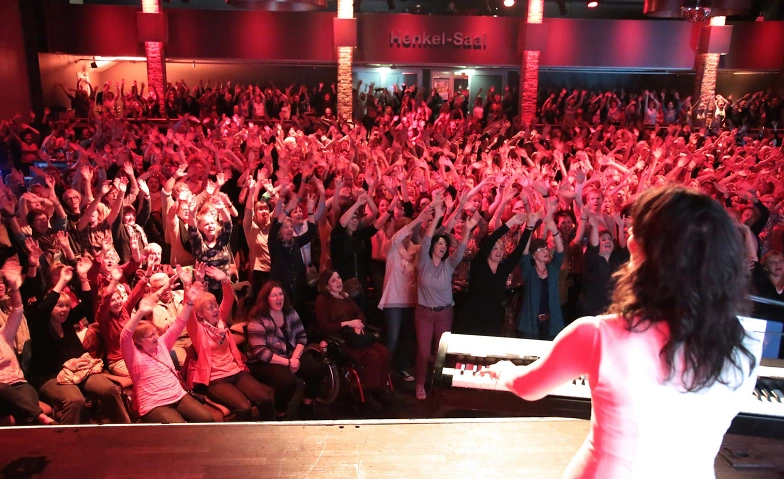 Event-Image for 'Frau H&ouml;pker bittet zum Gesang - Das Mitsingkonzert'