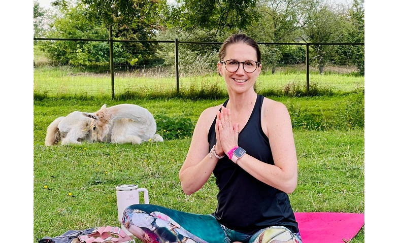 Event-Image for 'Yoga & Lamas / Alpaka'