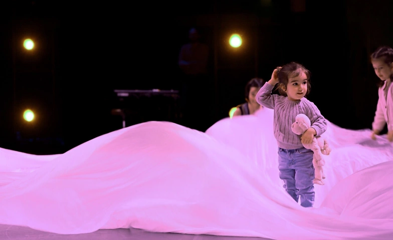 Event-Image for 'Alice tanzt – Vorstellung und tänzerische Spielwiese für die'