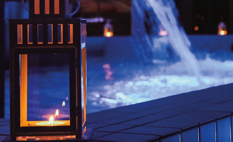 Event-Image for 'Kerzenscheinschwimmen - Wärme, Licht & Musik'