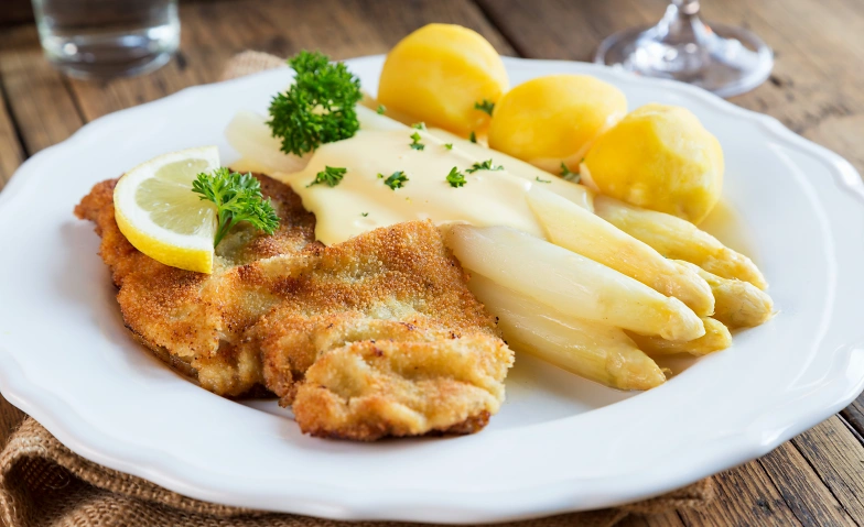 ROTHs Spargelbuffet 2025 in Isenbüttel | Essen & Trinken