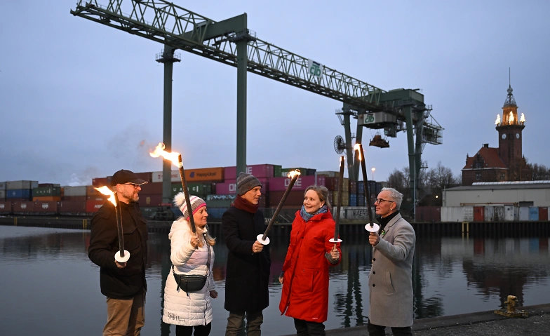 Event-Image for 'Hafen im Fackelschein - Abendf&uuml;hrung im Dortmunder Hafen'