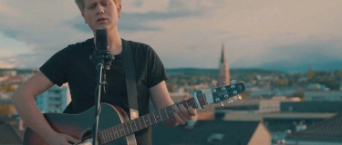 Event-Image for 'Klangfeuer: Jonas Gavriil  Accoustic-Music in der Ruine'