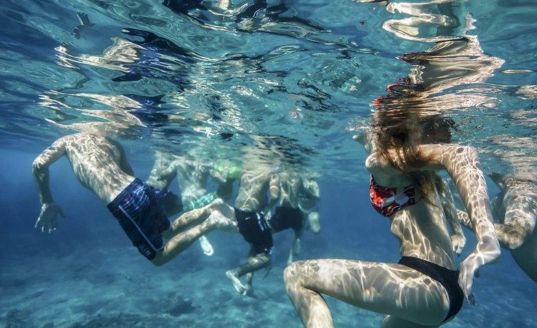 Event-Image for 'The Aquatic Street. Fotografien von Deb Achak'