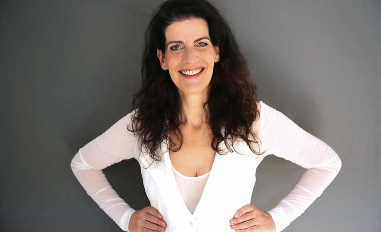 Event-Image for 'Frau H&ouml;pker bittet zum Gesang - Das Mitsingkonzert'