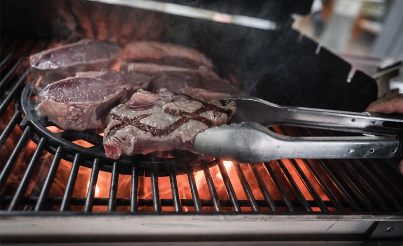 BBQ-Crew „Steak & Burger“ Grillkurs im HerzGlut Coburg Tickets