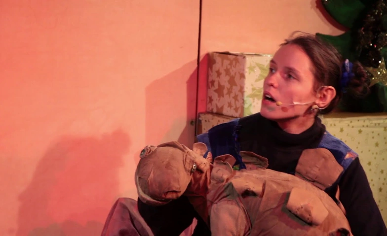 Event-Image for 'Frau Schaum und ein Dinosaurier unterm Weihnachtsbaum'