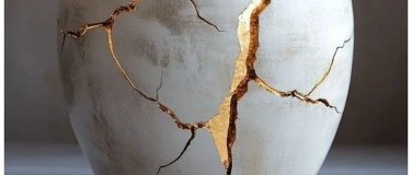 Event-Image for 'The Golden Healing- Kintsugi Cocktail & Paint -'