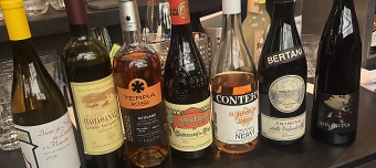 Veranstalter:in von Anti-Masterclass wine tasting event