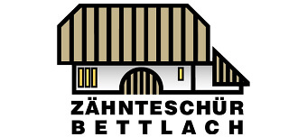 Organisateur de Kafi i dr Sch&uuml;r mit B&uuml;cherverkauf von Thesi Frei