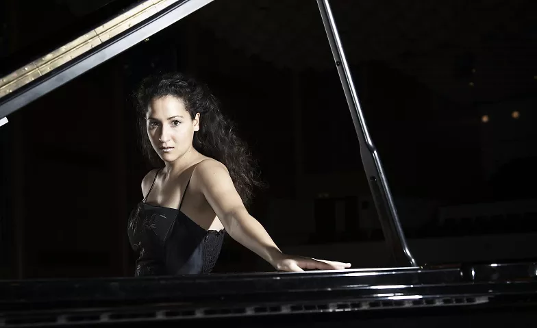 Ausnahmetalent Meryem Akdenizli für "Weltklassik am Klavier! Verschiedene Orte Tickets