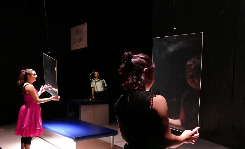 Event-Image for 'HELIOS Theater: Wer's glaubt wird selig'