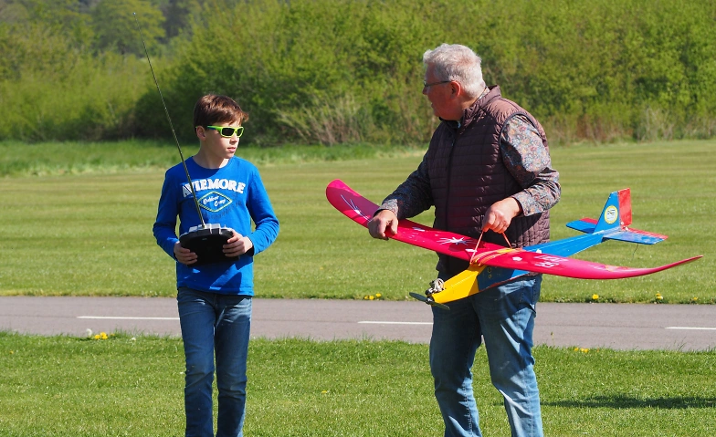 Event-Image for 'Schnupperfliegen in Br&uuml;ggen - selbst einmal ein Flugzeug ste'