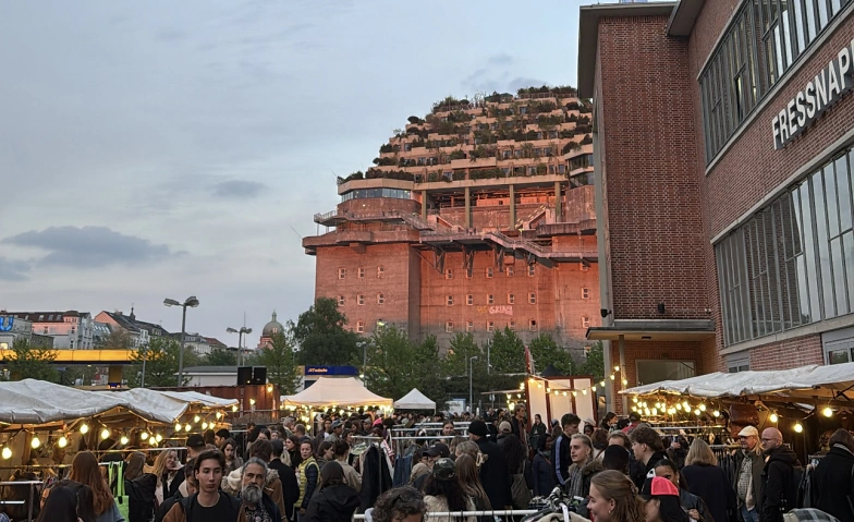 Event-Image for 'Nachtflohmarkt vor der Rindermarkthalle St.Pauli'