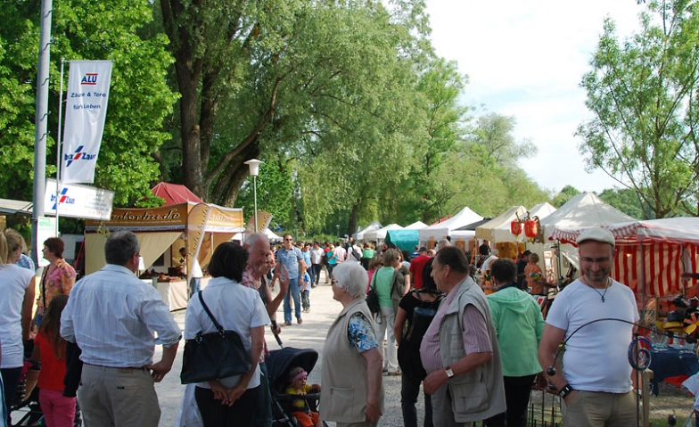 Event-Image for 'Ammersee Strandmarkt Herrsching 2025 – Kunst, Ideen & Genuss'