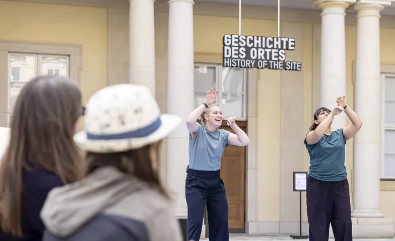 Geschichtentheater. Schuppi und die Schlangenwortschneiderin Humboldt Forum Billets