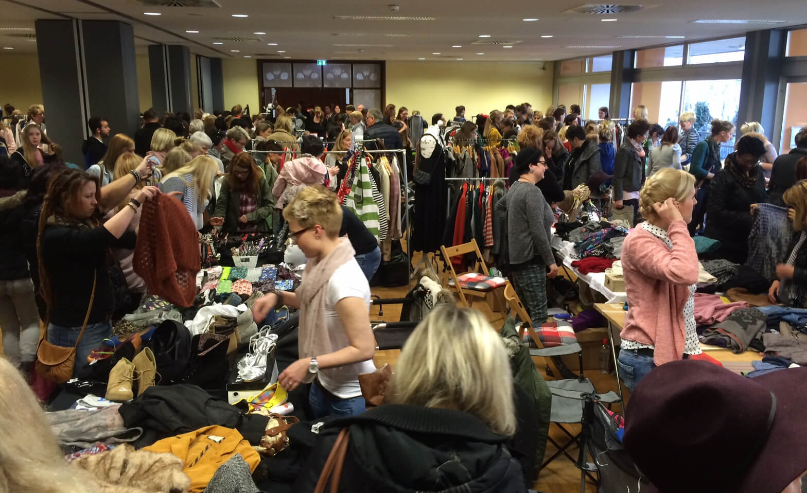 Mädelsflohmarkt in Siegen in der Siegerlandhalle Märkte Märkte