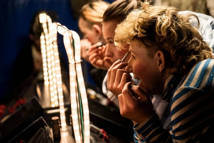 Dernière Theaterzirkus Wunderplunder "Die rote Zora" Fabrik Burgdorf, Lyssachstrasse 112, 3400 Burgdorf Billets